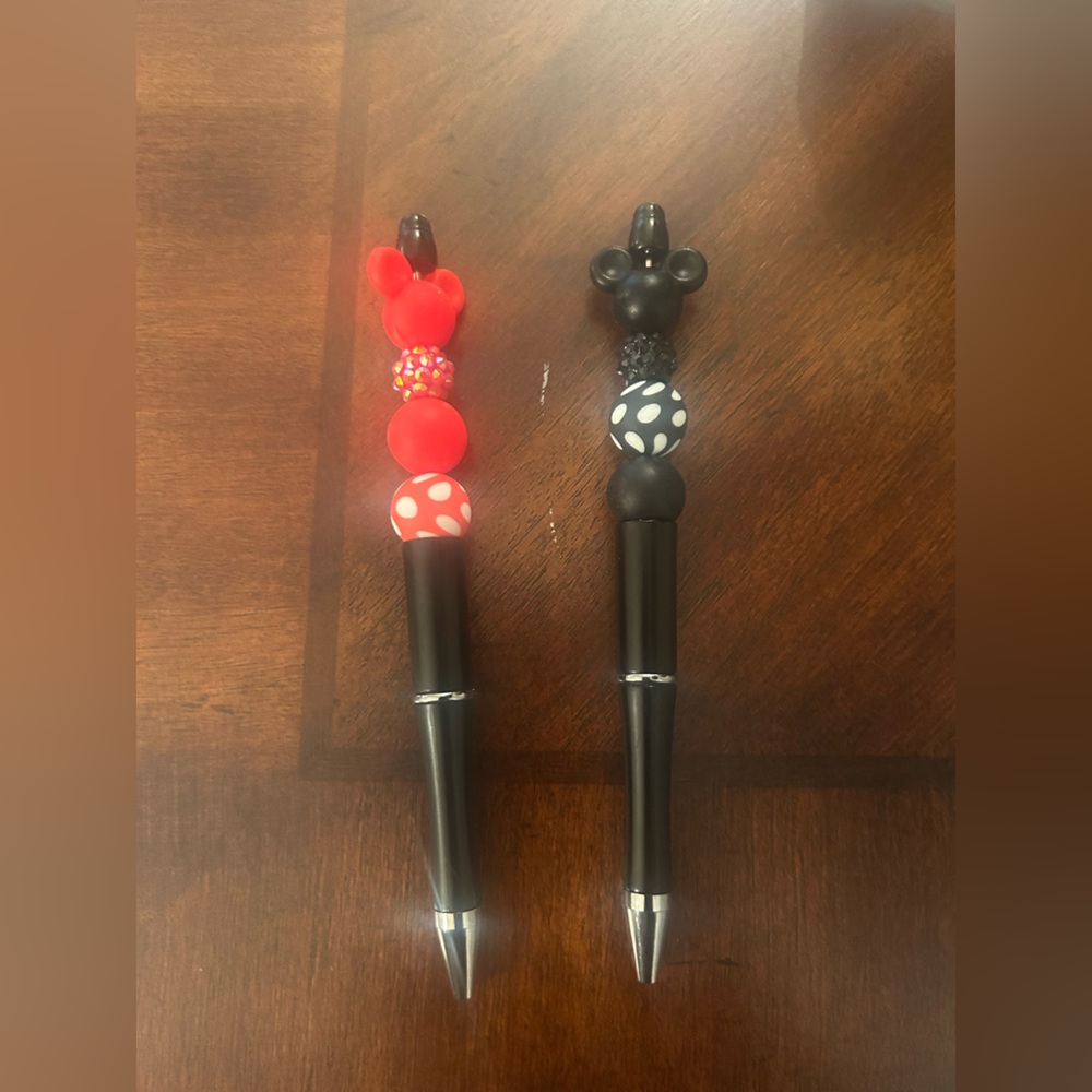 Mickey and  Minnie Mouse Black and Red Pens